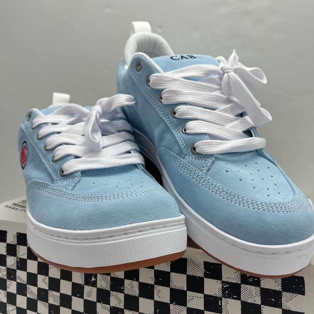 Vans Men’s Skate Cab 4
Baby Blue
VN000D3J689 Sneakers - Picture 3 of 16